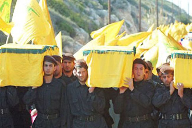 لماذا يطلق عناصر (حزب الله) النار على أرجلهم في القلمون!